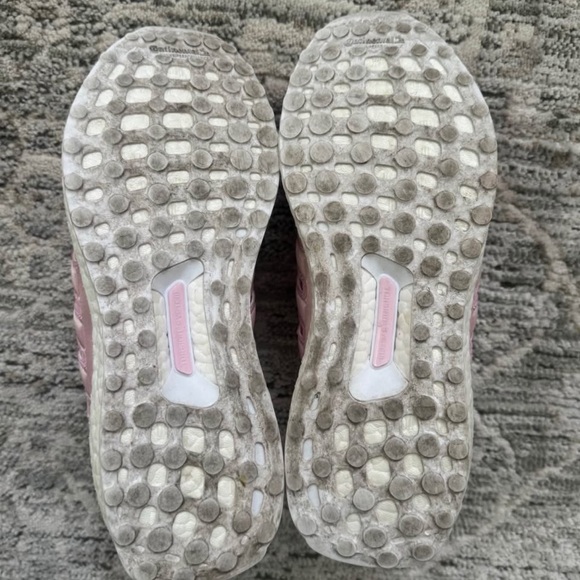 Adidas Women's Light Pink/Satin Ultraboost- GREAT CONDITION - Picture 4 of 5